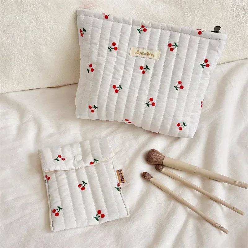 Quilted Cotton Ladies Travel Storage Bag Retro Cherry Women's Cosmetic Bags Cute Design Girls Pencil Case Makeup Bag Handbags