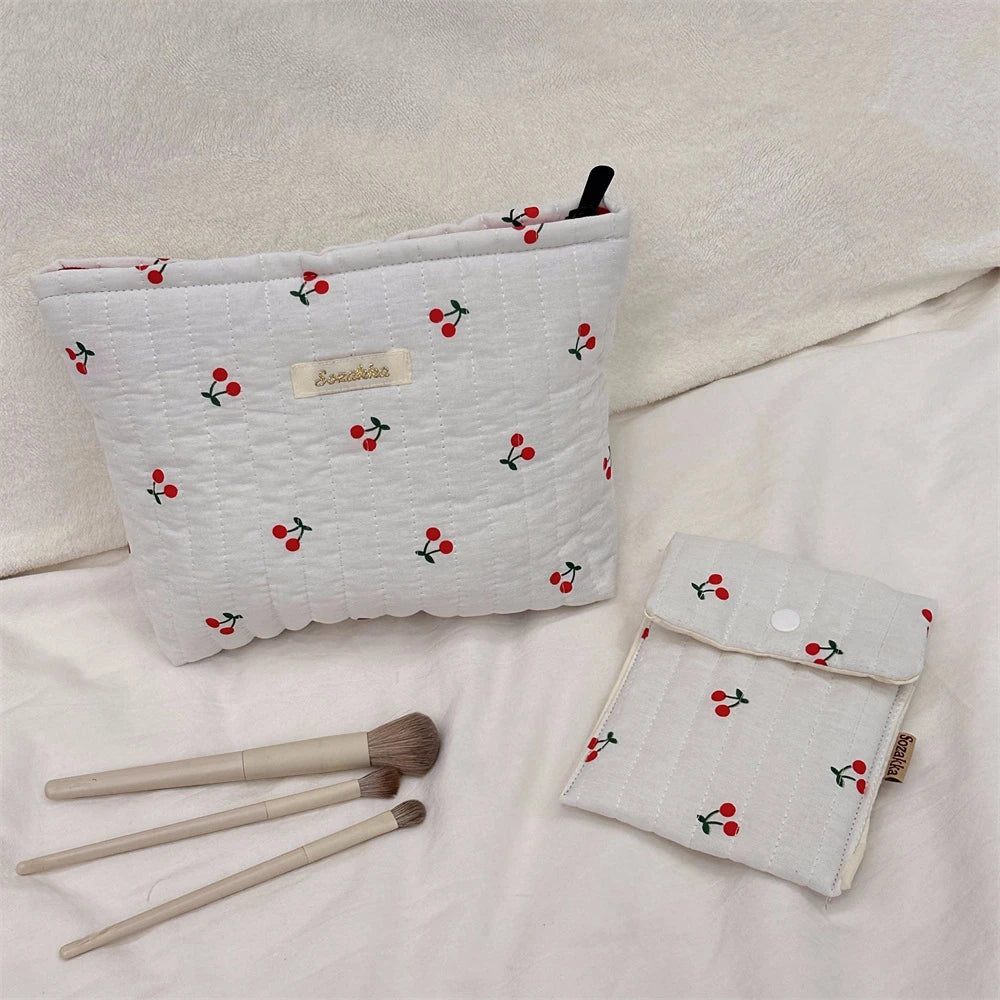 Quilted Cotton Ladies Travel Storage Bag Retro Cherry Women's Cosmetic Bags Cute Design Girls Pencil Case Makeup Bag Handbags