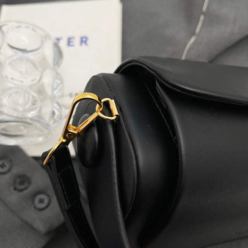 Classic Black Shoulder Bag Women's Versatile Retro Crossbody Square Bags 2024 New Large Capacity Textured Leather Flap Handbags