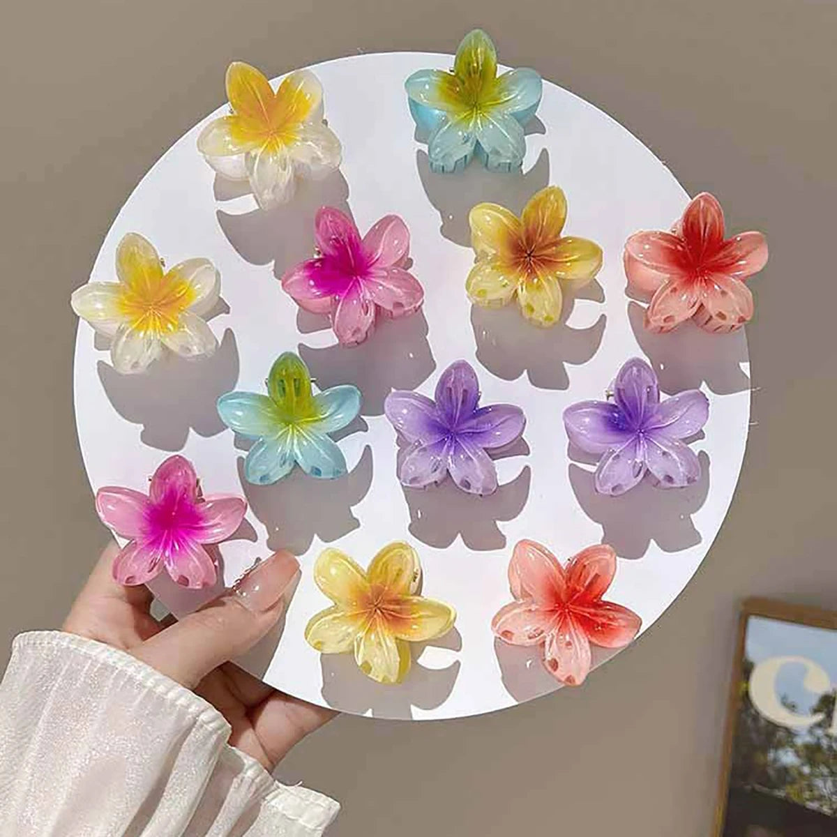 Hawaiian Gradient Hair Clips Flower Hair Claws Women Small Size Fashion Headwear Hairpin Crab Barrette Hair Accessories