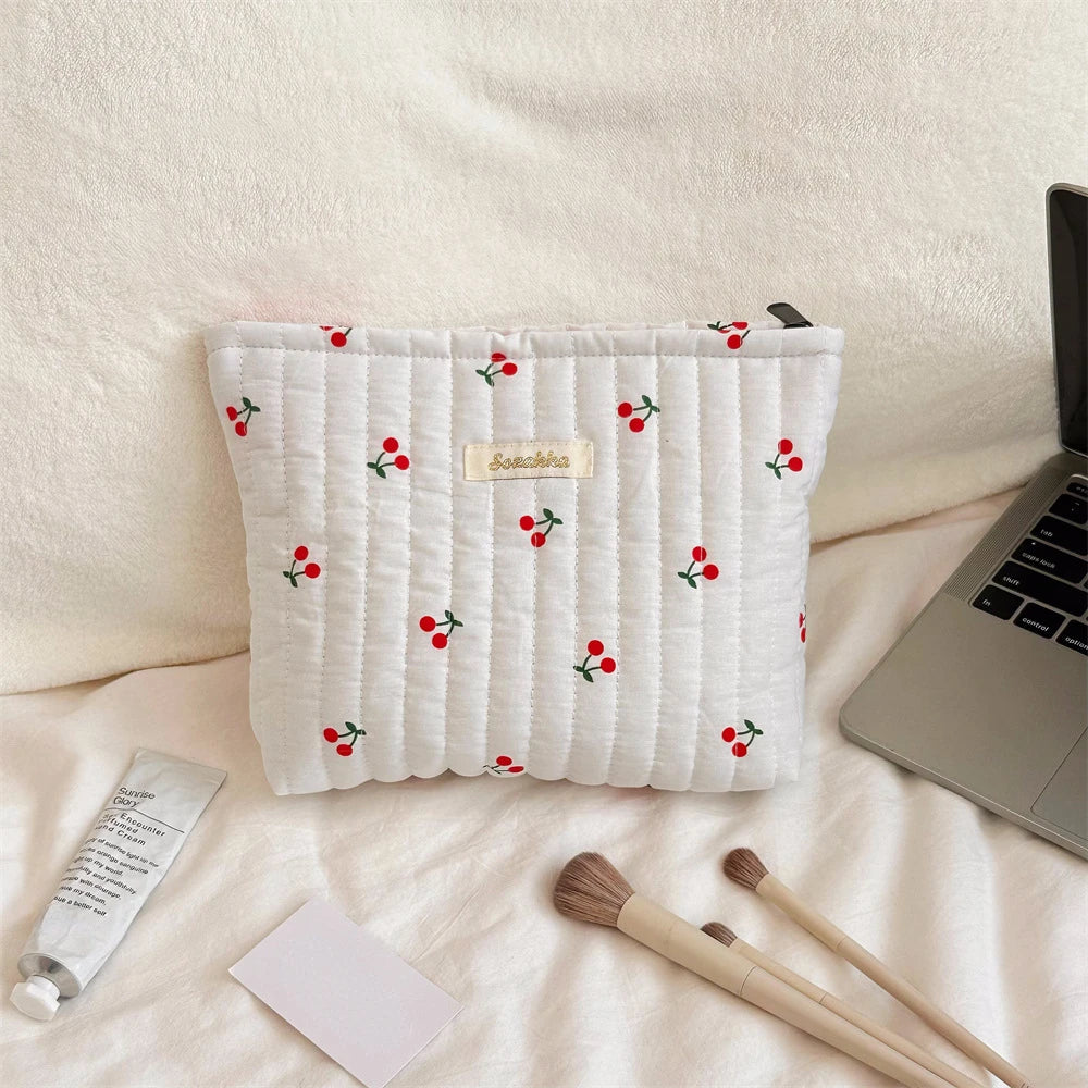 Quilted Cotton Ladies Travel Storage Bag Retro Cherry Women's Cosmetic Bags Cute Design Girls Pencil Case Makeup Bag Handbags
